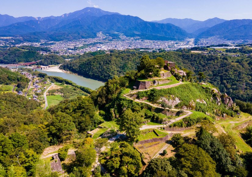 Nirengi Castle Ruins, Japan